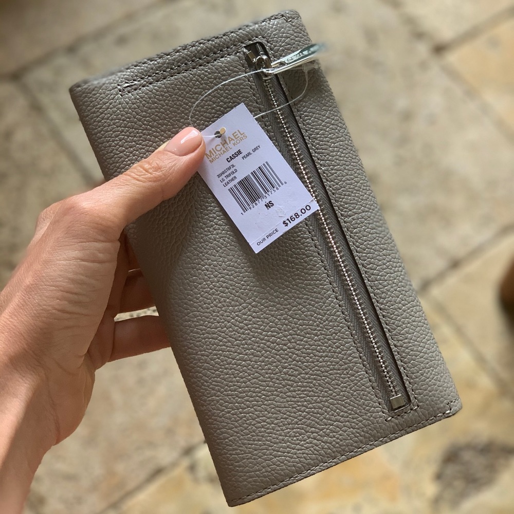 NWT❗️ Michael Kors Wallet Pearl Gray / Silver - Picture 5 of 5